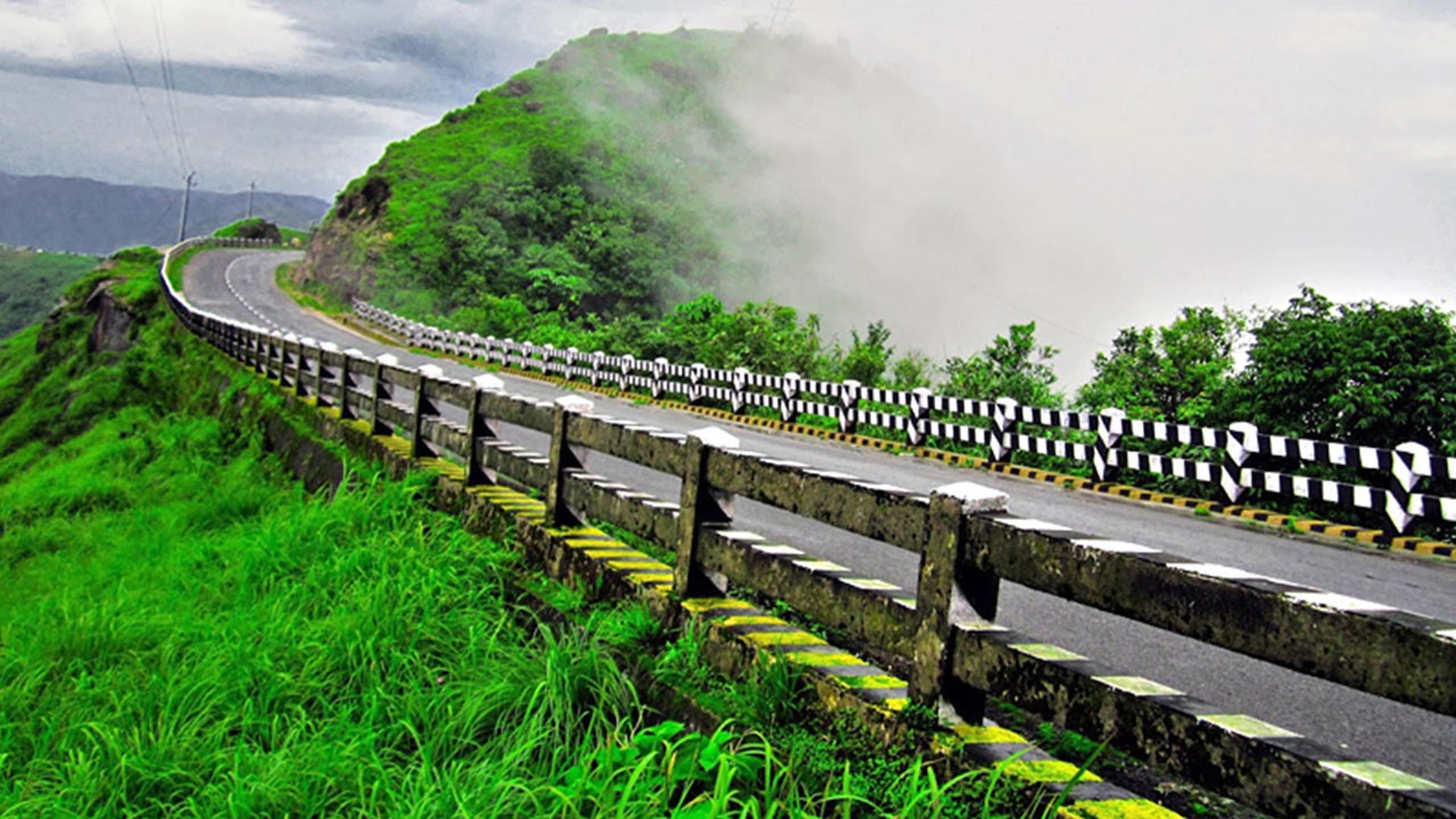 Влажные места. Meghalaya. Станция Черрапунджи (инди. Shilong Meghalaya. Деревня самая влажное место в мире.