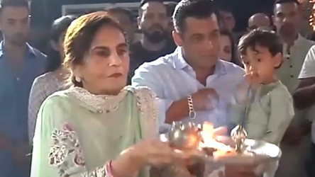 Salman's Mother Salma Performs Aarti On Ganesh Chaturthi 2019 Video Gones Viral