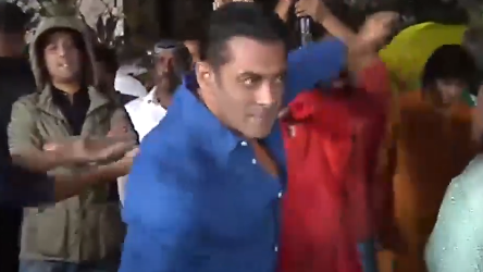 Watch Salman Khan's CRAZY Dance In Ganesh Visarjan 2019 At Arpita Khan's Ganesh Chaturthi