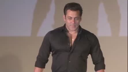 Salman Khan upset over Picturesbeing leaked from Dabangg 3 Set