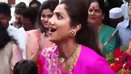 Shilpa Shetty's Colourful Dance At Ganesh Visarjan 2019 with Husband Raj Kundra